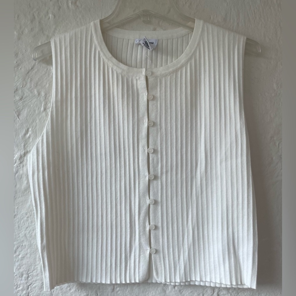 Revolve Song of Style white ribbed cropped button up vest, viscose blend;  XL